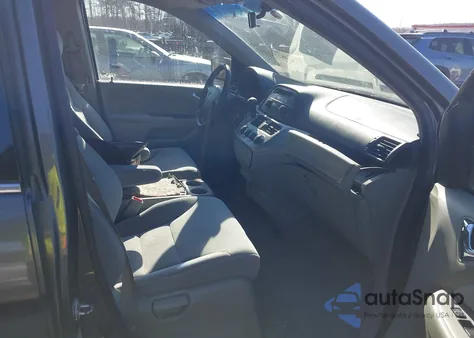 2008 Honda Odyssey Lx z USA, uszkodzony, nr VIN 5FNRL38208B070195